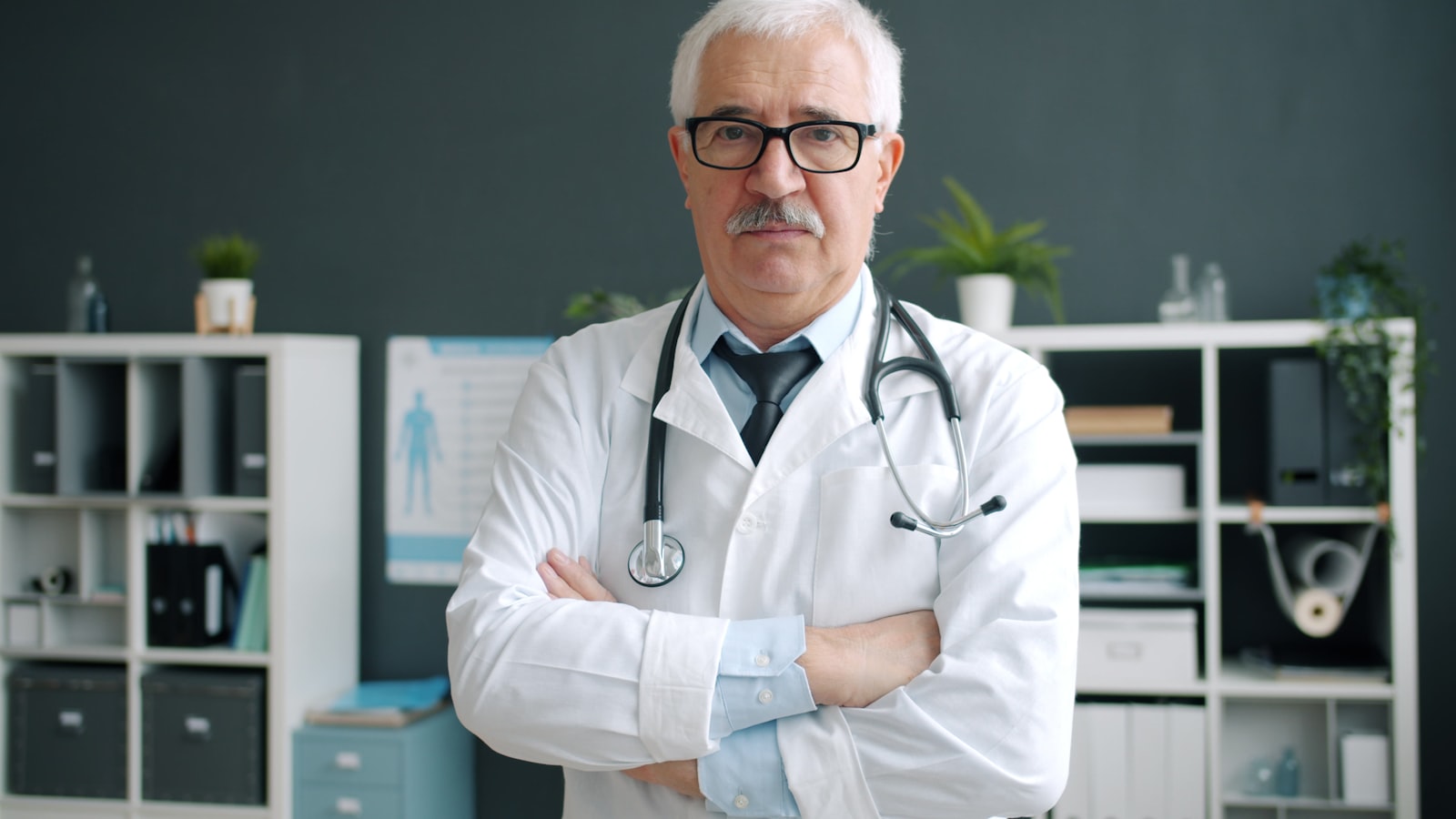 Dr. Elias Frank
